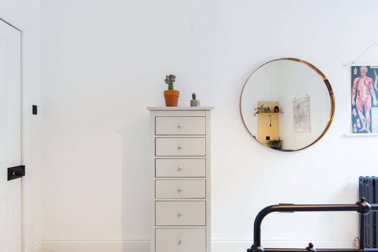 The Plywood Flat, Modern Style In A Traditional Tenement EDI Buitenkant foto