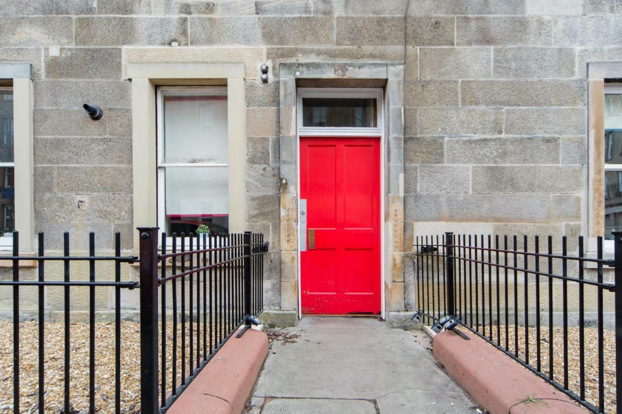 The Plywood Flat, Modern Style In A Traditional Tenement EDI Buitenkant foto